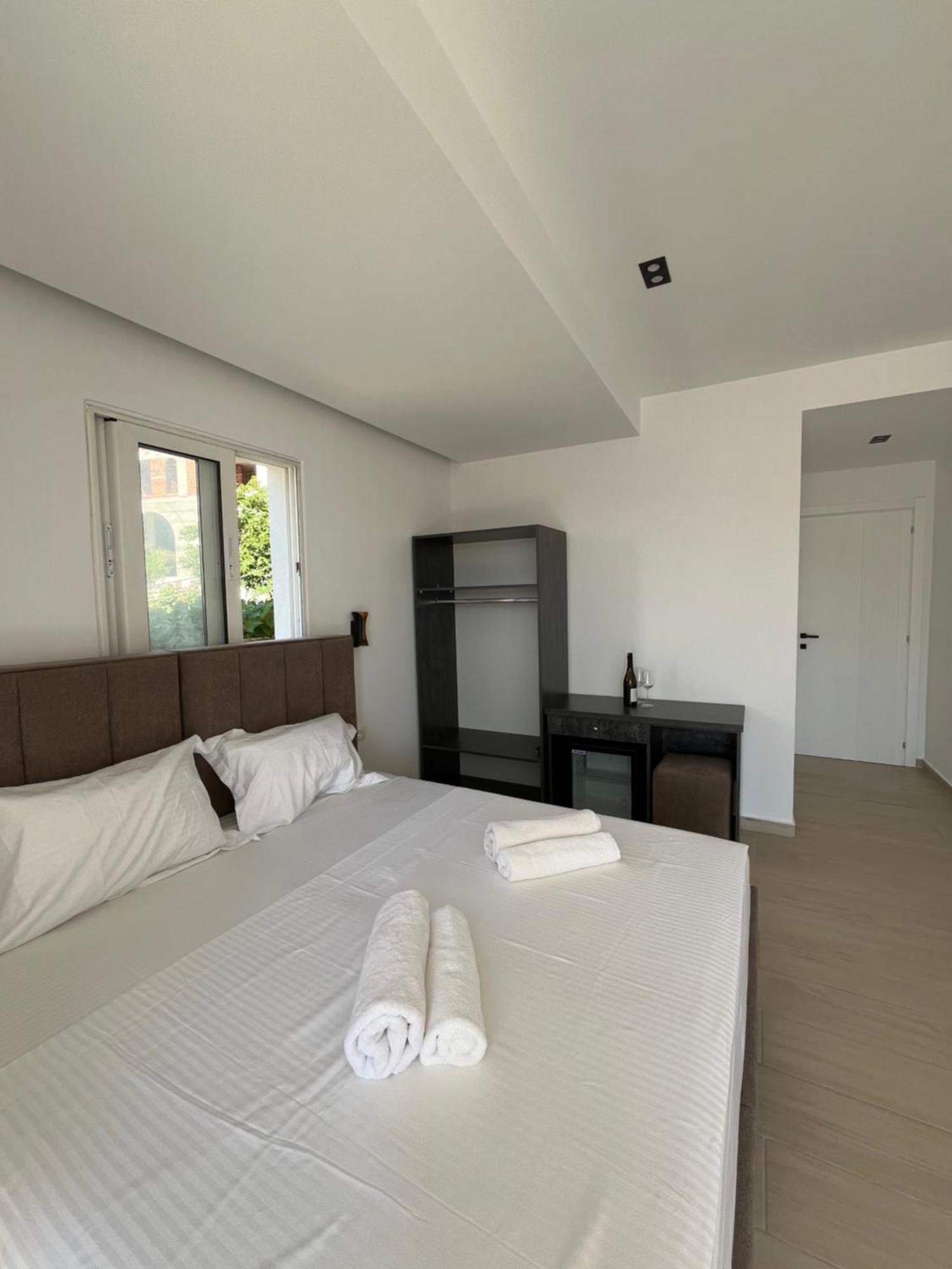 Del Mare Hotel Saranda Kültér fotó