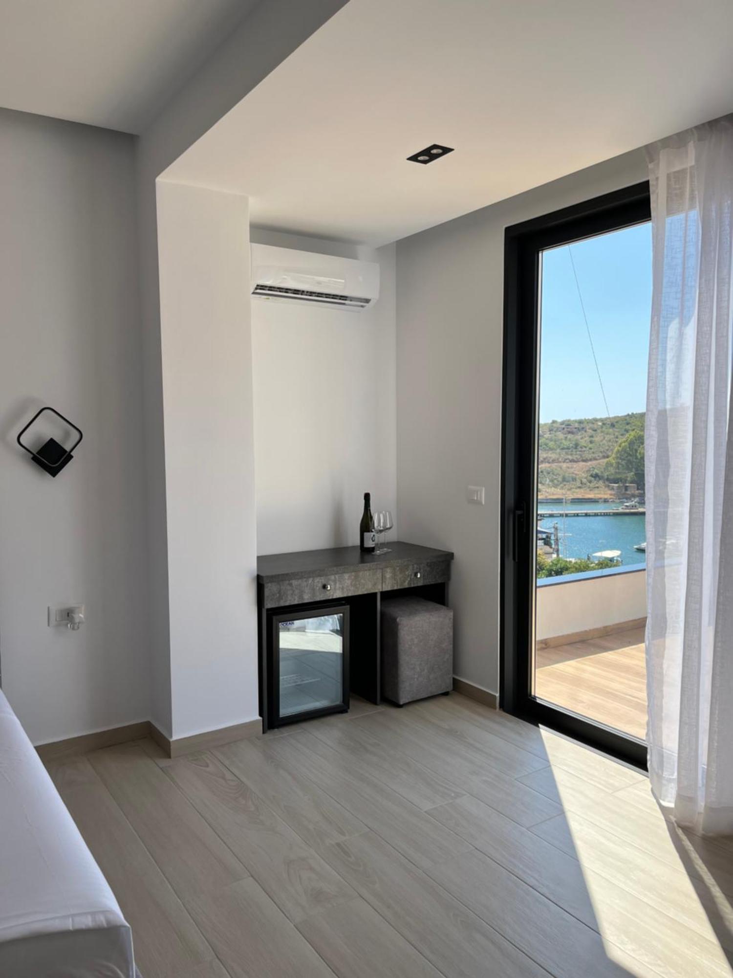 Del Mare Hotel Saranda Kültér fotó