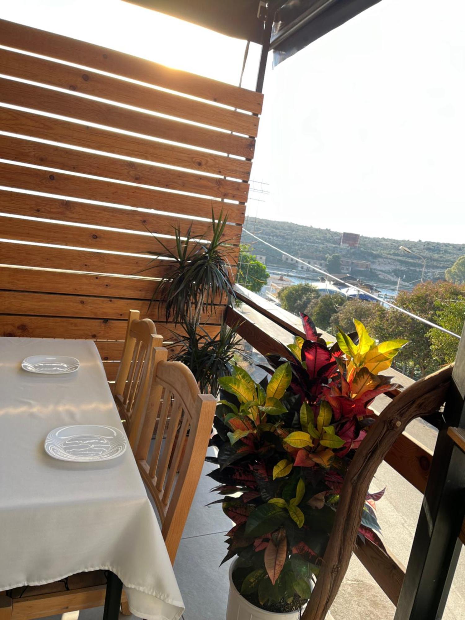Del Mare Hotel Saranda Kültér fotó